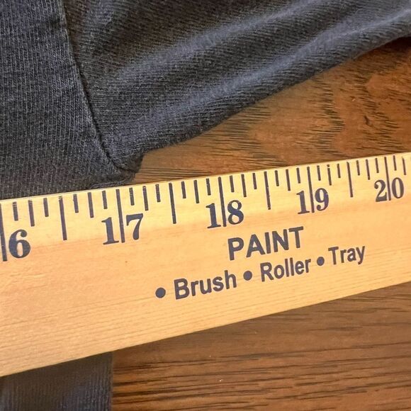 Vintage distressed The Hundreds Bomb Logo Y2K era size small T-shirt. - Picture 5 of 6